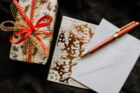 Kaboompics - Christmas wishes card & gift