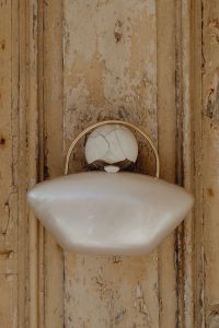 Kaboompics - Minaudière in the shape of a pearl bead