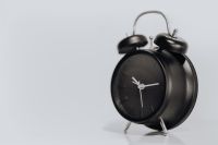 Kaboompics - Black alarm clock