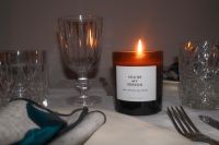 Kaboompics - Elegant Candlelit Table: Crystal Glassware - Satin Bows & Glowing Candles