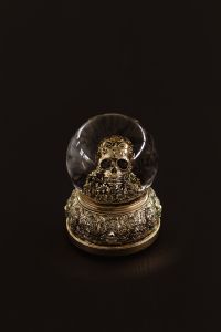 A skull snow globe