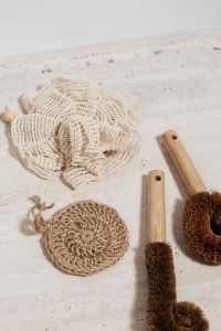 Kaboompics - Various reusable kitchen and cosmetic tools