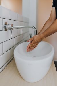 Kaboompics - Washing of hands under running water