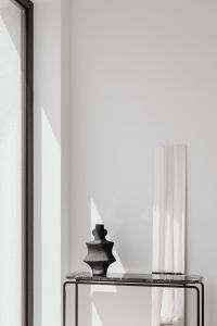 Black ceramic vase - mirror - black Nero Marquina marble console