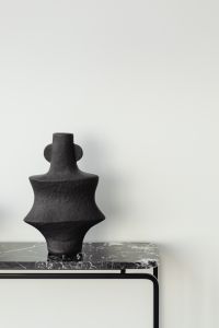 Marble console - furniture - ceramic - black vase