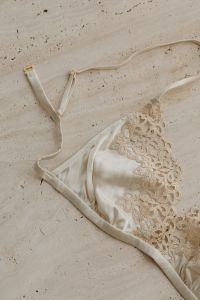 Kaboompics - Satin light beige bra trimmed with lace