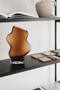 Kaboompics - Beautiful Contemporary and Modern Interior - decor - minimal - bright - organised shelves