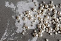 Kaboompics - Background with pearls - wallpaper - flatlay - flat lay