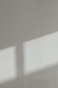 Kaboompics - Sunlight on a white wall - minimalist wallpaper - background