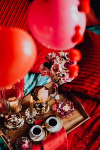 Kaboompics - Valentine's Day Breakfast in Bed: Coffee, flowers, tray, pillows, balloons,