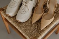 Kaboompics - Chunky women’s trainers - sneakers - shoes - Zara - Monochrome running trainers - Raffia high-heel slingback court shoes