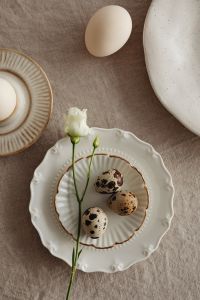Easter Delights - Spring Flowers and Minimalist Tableware