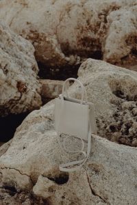 Kaboompics - White handbag - minimalist fashion