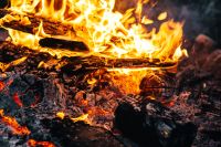 Kaboompics - Summer Campfire