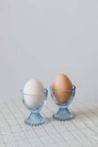 Kaboompics - Glass egg holders