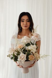 Kaboompics - Wedding - Bride - Earring - Jewelry- Portrait - Veil - Flowers