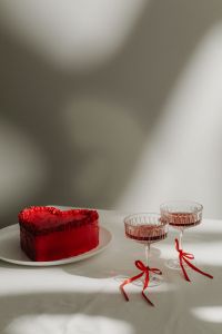 Kaboompics - Intimate Celebrations - Heart-Shaped Cake and Romantic Table Setting for Two