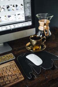 Cup of coffee, Chemex, keyboard, iMac computer, mouse