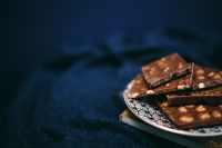 Kaboompics - Close up a nut chocolate bar