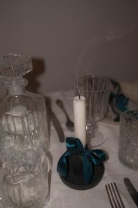 Kaboompics - Elegant Candlelit Table: Crystal Glassware - Satin Bows & Glowing Candles