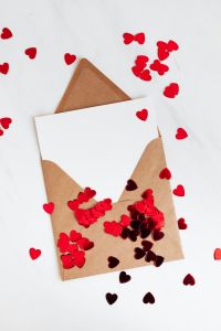 Kaboompics - Postcard- Copy Space - Confetti