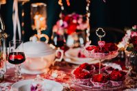 Kaboompics - Table Decorations for Valentine: Red Roses
