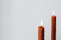 Kaboompics - Candle - white background
