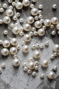 Background with pearls - wallpaper - flatlay - flat lay