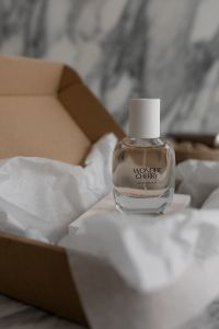 Kaboompics - Stylish UGC-Influenced Perfume Bottle - Chic Free Stock Photo