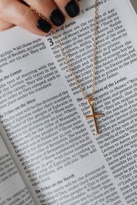 Kaboompics - Bible - Christianity - Prayer - Catholic Church - Cross - Spirituality - Piety