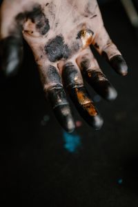 Kaboompics - Messy painted hands of a painting artist