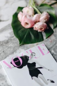 Kaboompics - Vogue Poland 2 2018 & Lovely Buttercup Flowers