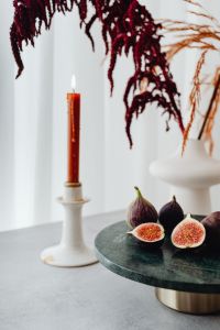 Figs - dried grass - candle