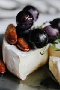 Camembert cheese - grapes - almonds
