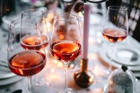 Kaboompics - Rose wine glass on christmas table