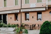 Kaboompics - Cozy outdoor cafe in Castelfranco Veneto, Italy