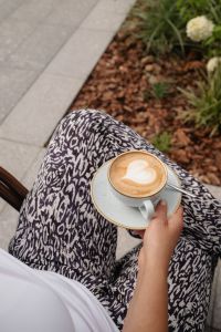 Kaboompics - Coffee Shop Aesthetic: Neutral Tones and Chic Work Vibes