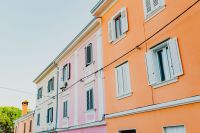 Kaboompics - Colourful tenement houses in Izola, Slovenia