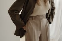 Kaboompics - Elegant Neutral Suit with Relaxed Tailoring