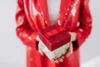 Kaboompics - Girlboss With a Gift