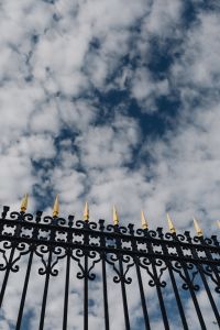 Kaboompics - Decorative fence of the Royal Palace in Madrid, Spain