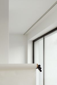 Kaboompics - Photo studio interior - C-stand lighting tripod - photo backdrop - LED lamp