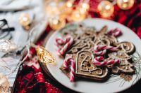 Kaboompics - Christmas ornament cookies
