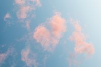 Kaboompics - Soft Pink Cumulus Clouds in Blue Sky for Dreamy Backgrounds