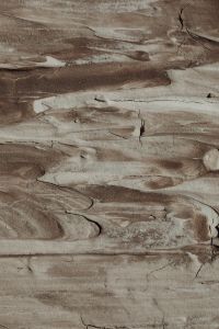 Kaboompics - Layered Beige Brush Strokes with Hairline Cracks