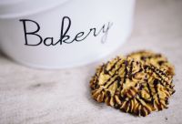 Kaboompics - Cookie tin box