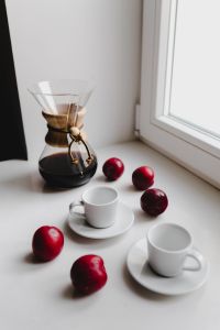 Kaboompics - Coffee Break for Two with Chemex and Red Plums