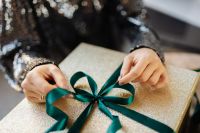 Kaboompics - Girl With a Gift