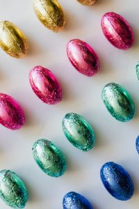 Kaboompics - Jewel-Toned Foil-Wrapped Easter Eggs in Close-Up