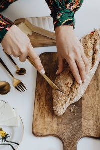 Kaboompics - Overhead View of Bread Slicing